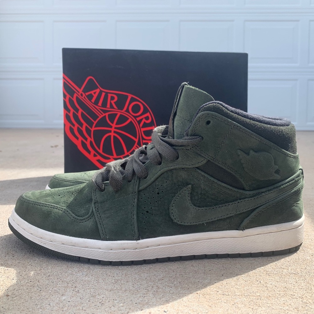 Air Jordan 1 Mid Nouveau Sequoia